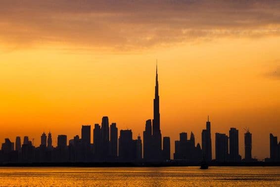 pôr do sol em Dubai