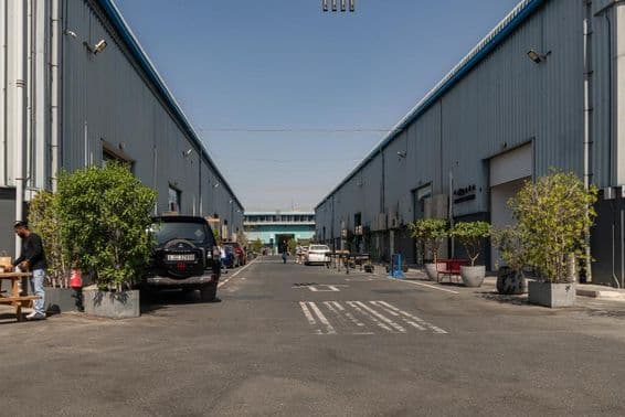 Alserkal Avenue em Dubai, preparando lentamente o local para o mercado neste fim de semana.