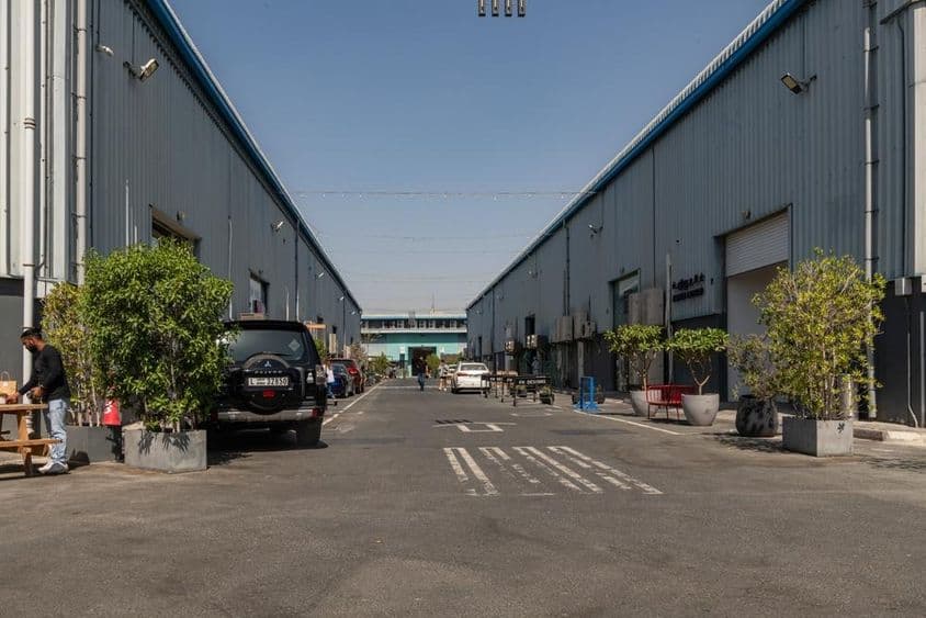 Alserkal Avenue em Dubai, preparando lentamente o local para o mercado neste fim de semana.