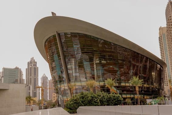 Prédio da ópera de Dubai.