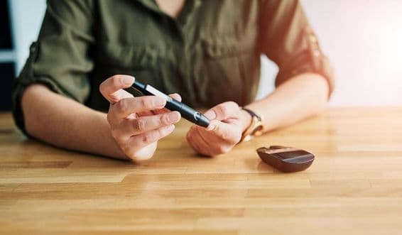 Diabetes, monitor de dedo.