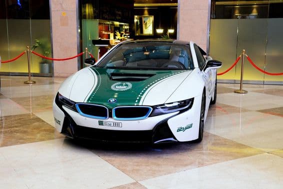 Carro da polícia BMW em Dubai.