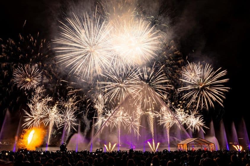 Fogos de artifício.