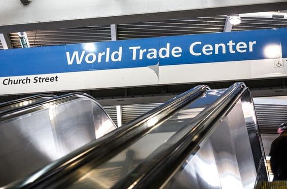 Estação de metrô do Dubai World Trade Center.