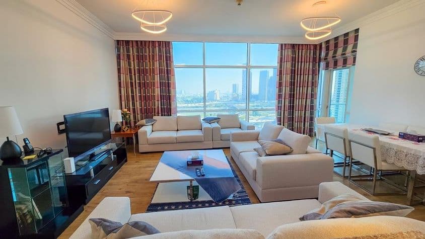 Área de estar de um apartamento em Dubai.