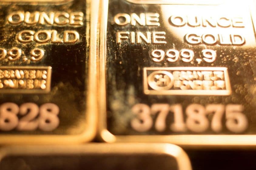 Ouro 999,9 de pureza.