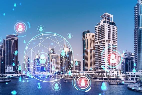 Paisagem empresarial de Dubai, arranha-céus, ícones holográficos, conceito de recursos humanos.