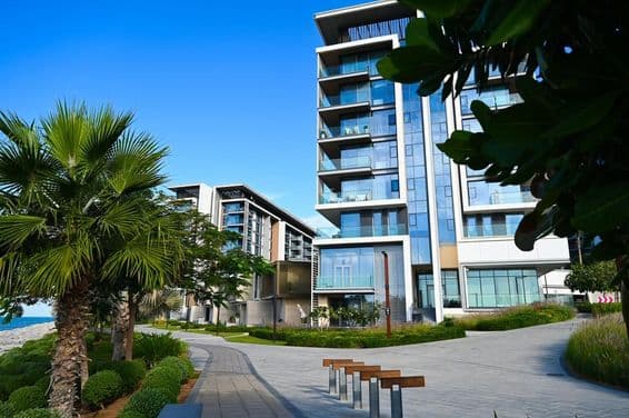 Apartamentos em Dubai à beira-mar.
