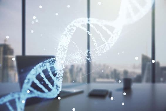 Cadeia de DNA projetada como holograma com um escritório ao fundo.
