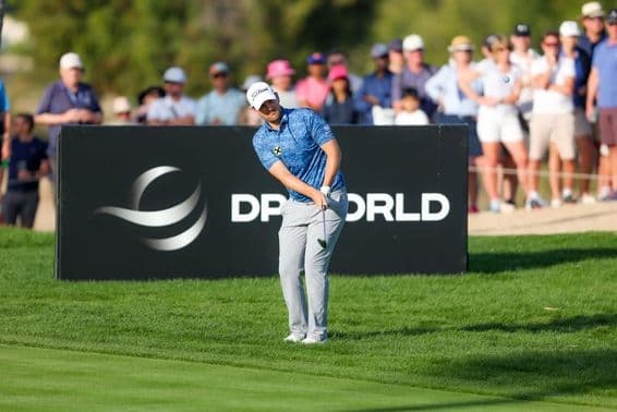 Bernd Wiesberger, golfista profissional austríaco, no Emirates Golf Club em Dubai.