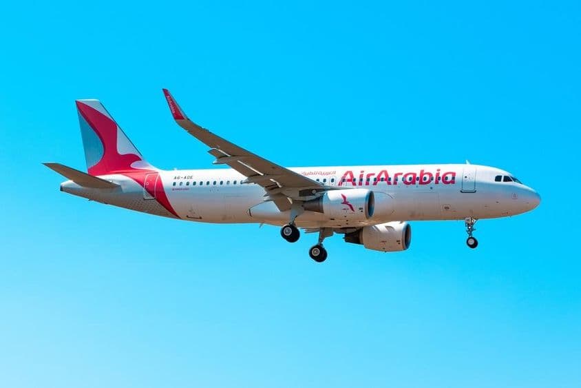 Airbus A320 da Air Arabia (A6-AOE) aterrissando.