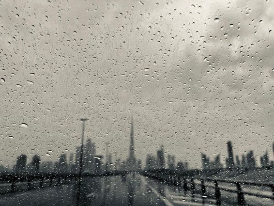 Chuva em Dubai, Emirados Árabes Unidos