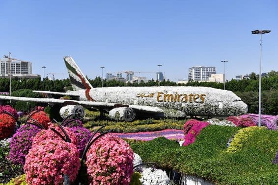 Jardim Milagroso de Dubai durante o dia.