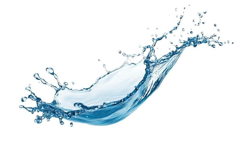 Salpico de água corrente.