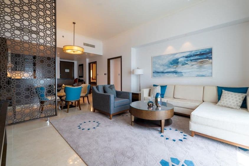 Abu Dhabi, sala de estar moderna.