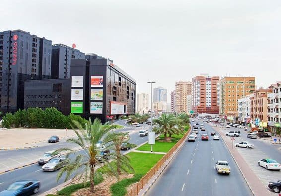 Avenida Moderna, Ajman, Ajman, Emirados Árabes Unidos.