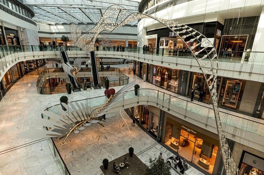 Shopping center de Dubai, o maior local de compras do mundo.