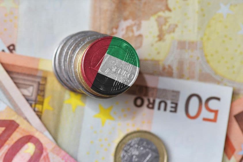 Bandeira dos Emirados Árabes Unidos, notas de euro.
