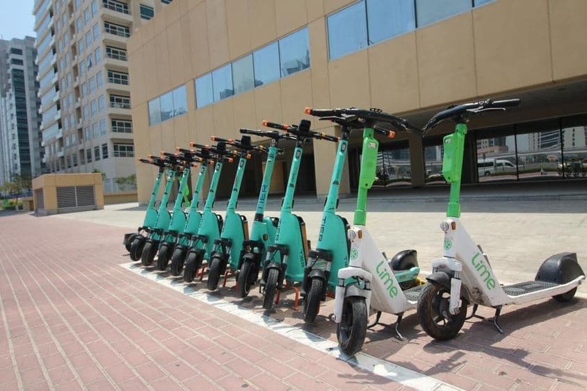 RTA aluguel de patinetes elétricos em Dubai.