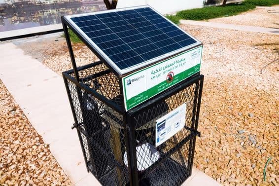 Abu Dhabi, equipamento industrial de rua mata-mosquitos.