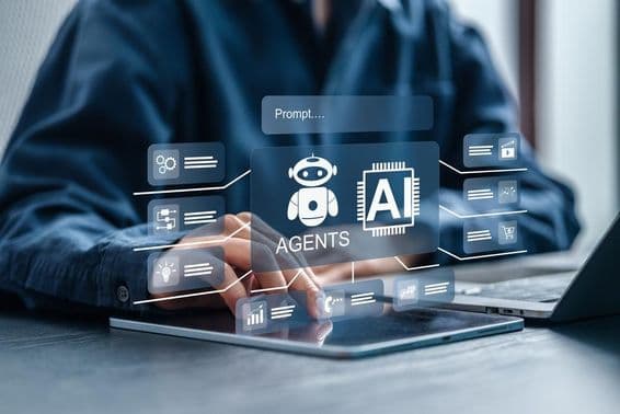 Profissionais de negócios usando plataformas de IA com agentes de IA.