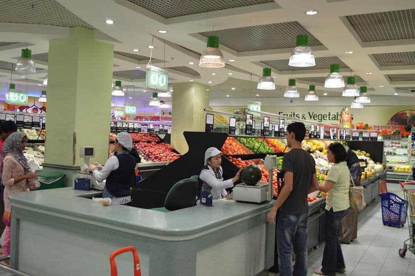 Departamento de Frutas Frescas do hipermercado Lulu em Dubai.