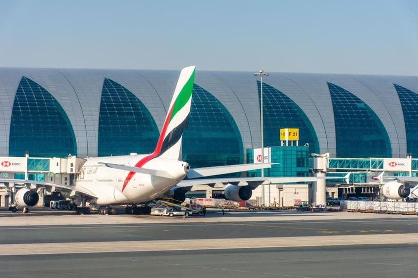 A frota de aeronaves da Emirates Airlines no Aeroporto Internacional de Dubai.