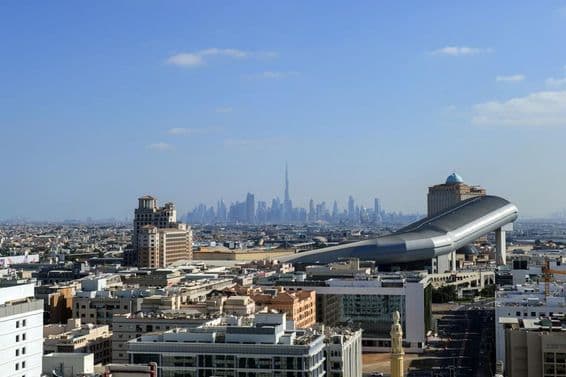 Vista aérea da cidade de Dubai a partir do distrito de Al Barsha, Emirados Árabes Unidos.