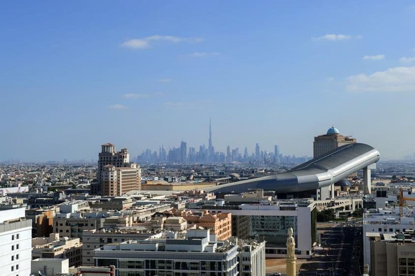 Vista aérea da cidade de Dubai a partir do distrito de Al Barsha, Emirados Árabes Unidos.