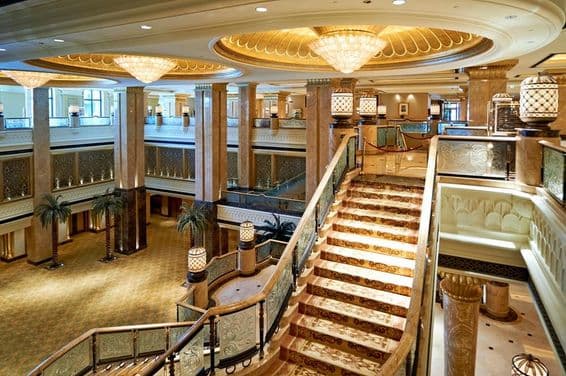 ABU DHABI: Hotel de Luxo Emirates Palace.