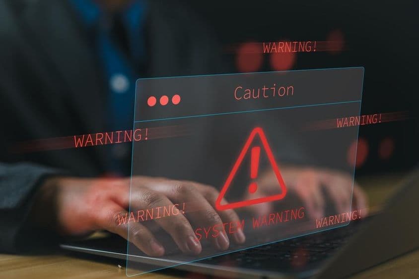 Vulnerabilidade de cibersegurança, incidente de privacidade de dados.