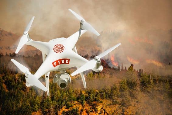 Drone do sistema de aeronaves não tripuladas (UAS) do corpo de bombeiros.