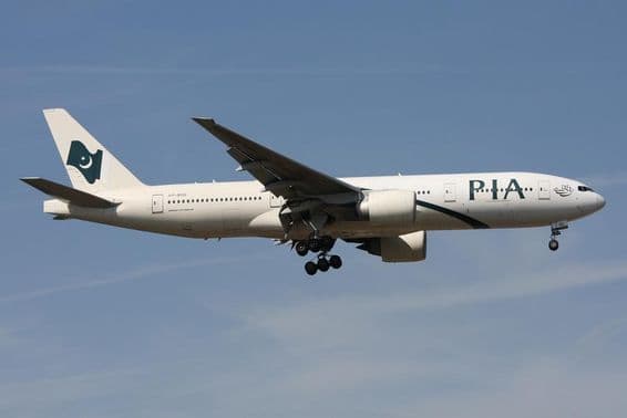 PIA Pakistan International Airlines Boeing 777-200 com registro AP-BGL.