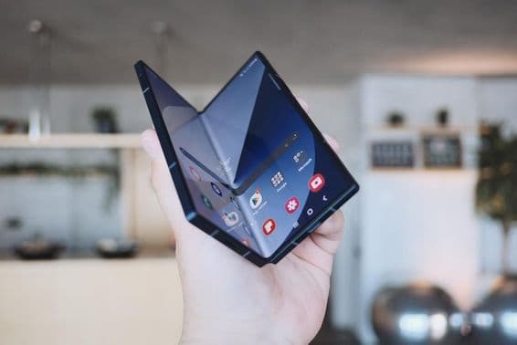 Smartphone dobrável Samsung Galaxy Z Fold.