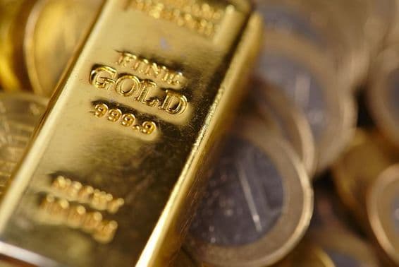 Barra de ouro de alta pureza para investimento.