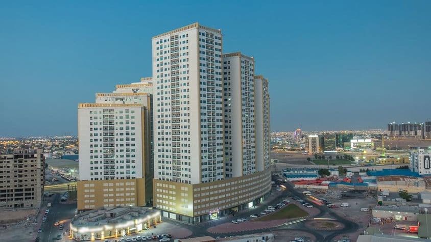 Torres residenciais de Ajman na cidade.