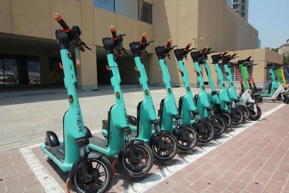 Aluguel de e-scooter RTA em Dubai. O Careem BIKE.