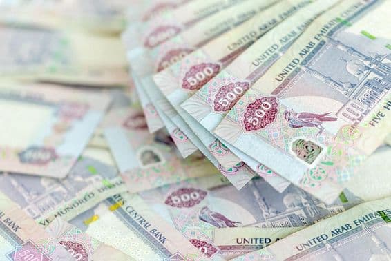 Dirhams dos Emirados Árabes Unidos, notas de quinhentos.