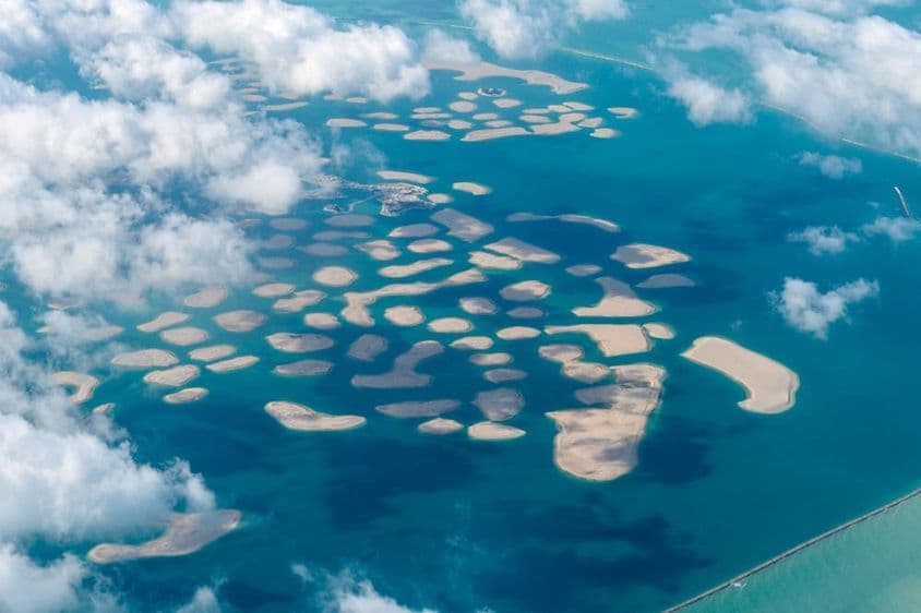 Vista aérea do arquipélago The World Islands em Dubai.
