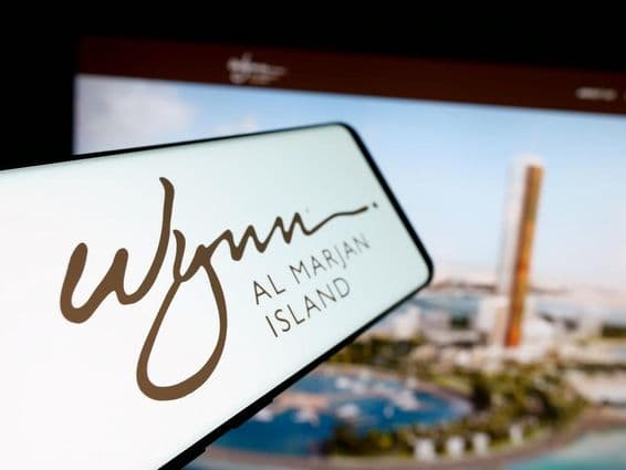 Logo do centro de turismo Wynn Al Marjan Island nos Emirados Árabes Unidos.