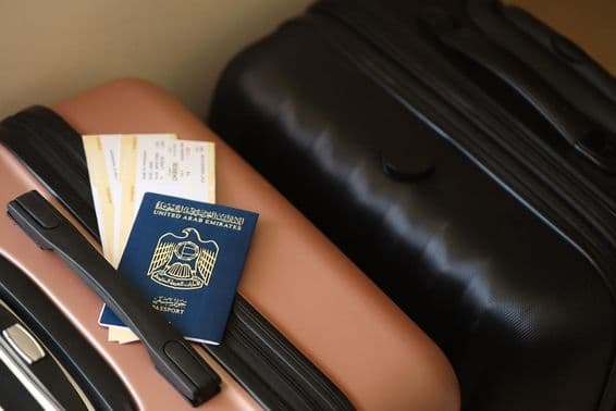 Emirados Árabes Unidos, passaporte com carimbos.