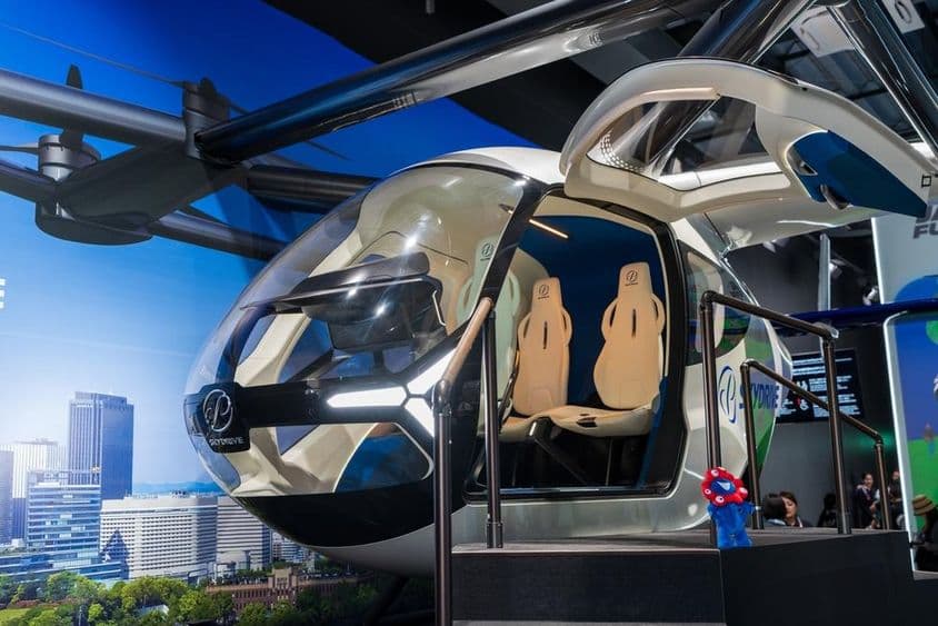 Apresentação de carro voador SKYDRIVE de Mobilidade Aérea Avançada (AAM).