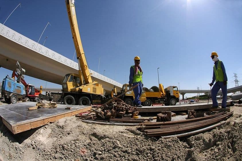 Trabalhadores em um canteiro de obras em Dubai.