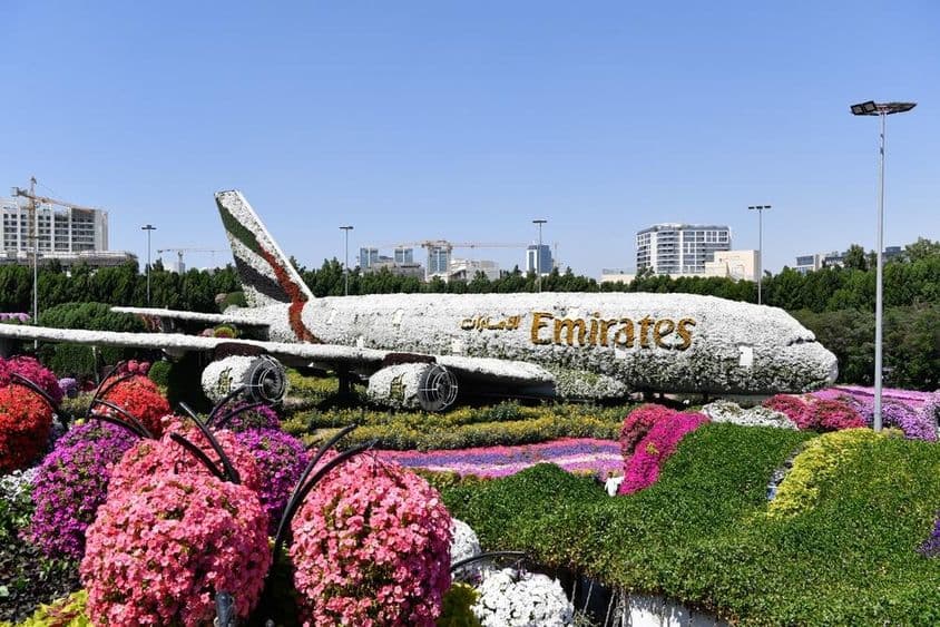 Jardim Milagroso de Dubai durante o dia.