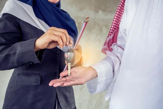 Entrega de chaves a um inquilino.