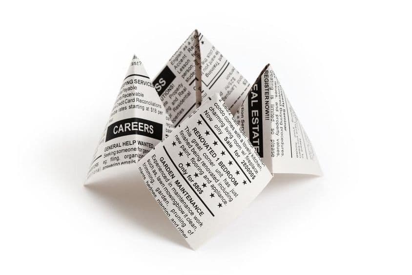 Anúncio de jornal falso.