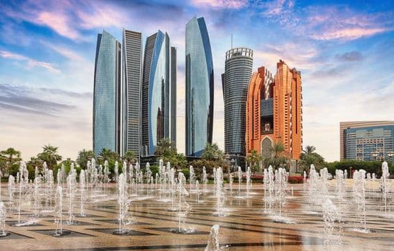 Arranha-céus em Abu Dhabi.