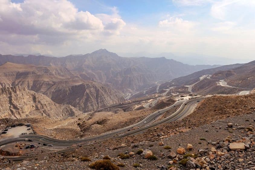 Jebel Jais, paisagem montanhosa pitoresca em Ras Al Khaimah.