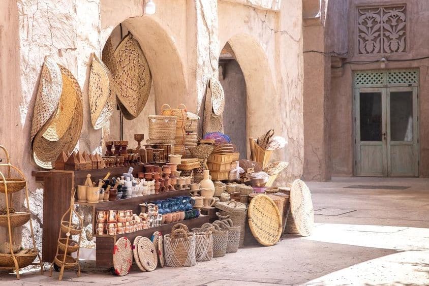 Souq do Patrimônio Al Seef, mercado árabe, Dubai Deira.