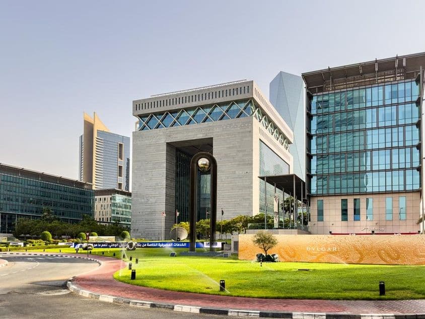 O Distrito do The Gate no DIFC, Dubai, Emirados Árabes Unidos.